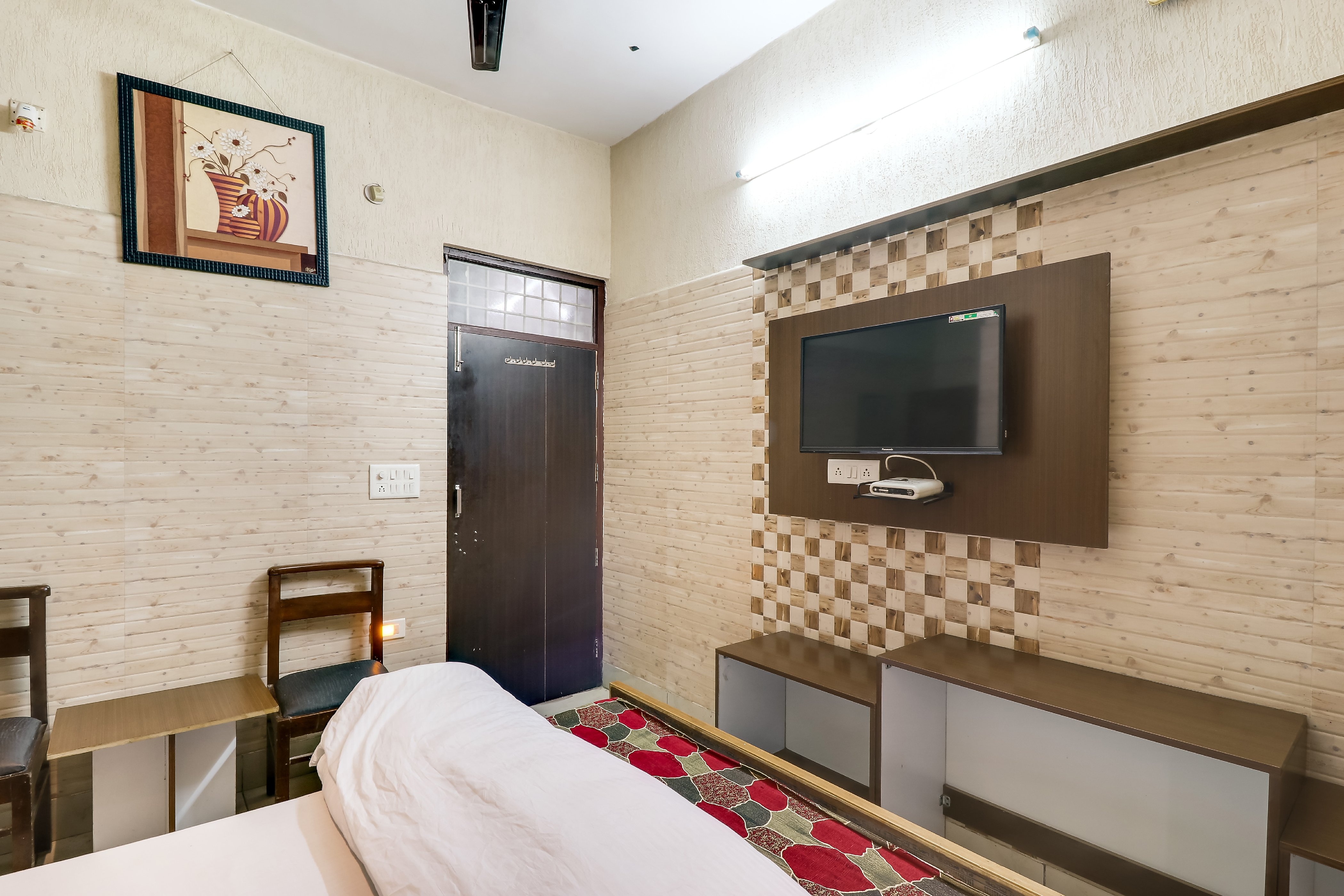 Hotel Grand Room
