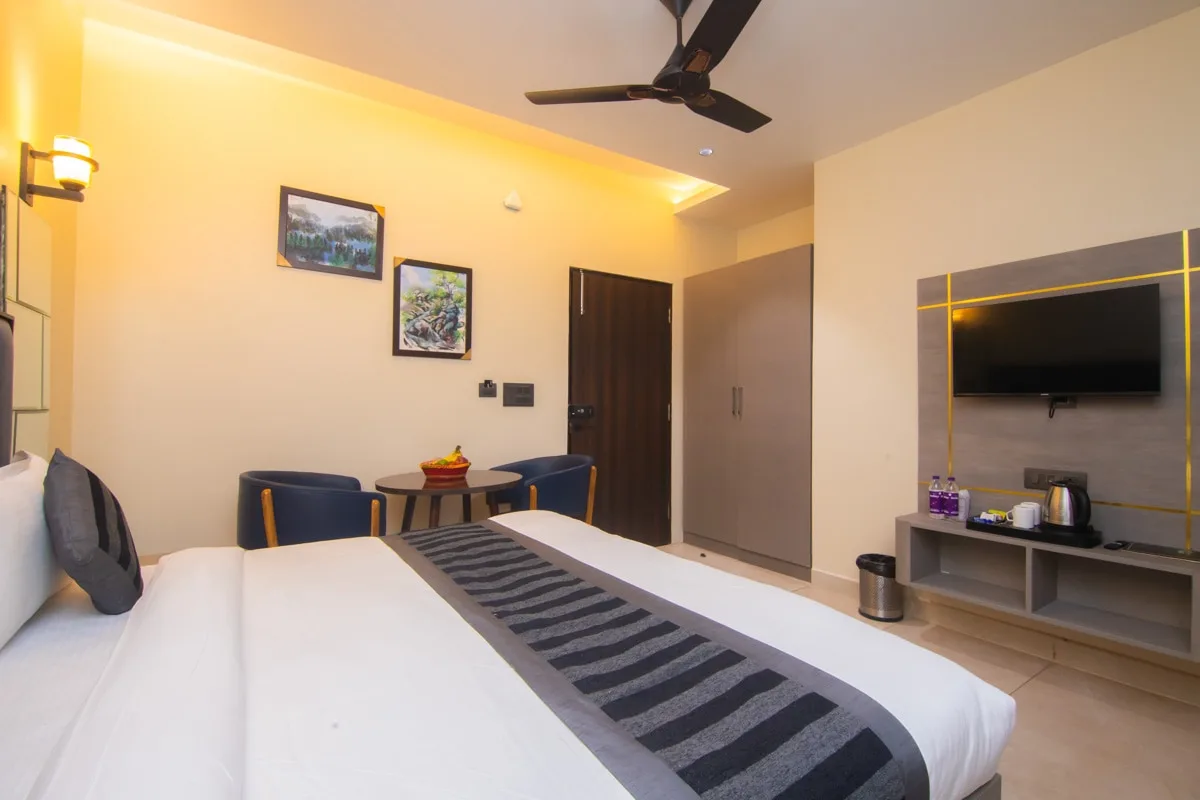 Hotel Lords Valley Room
