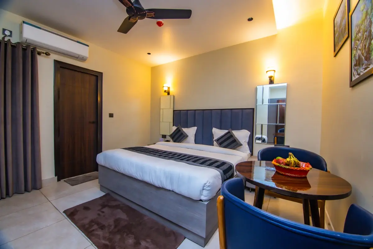 Hotel Lords Valley Room