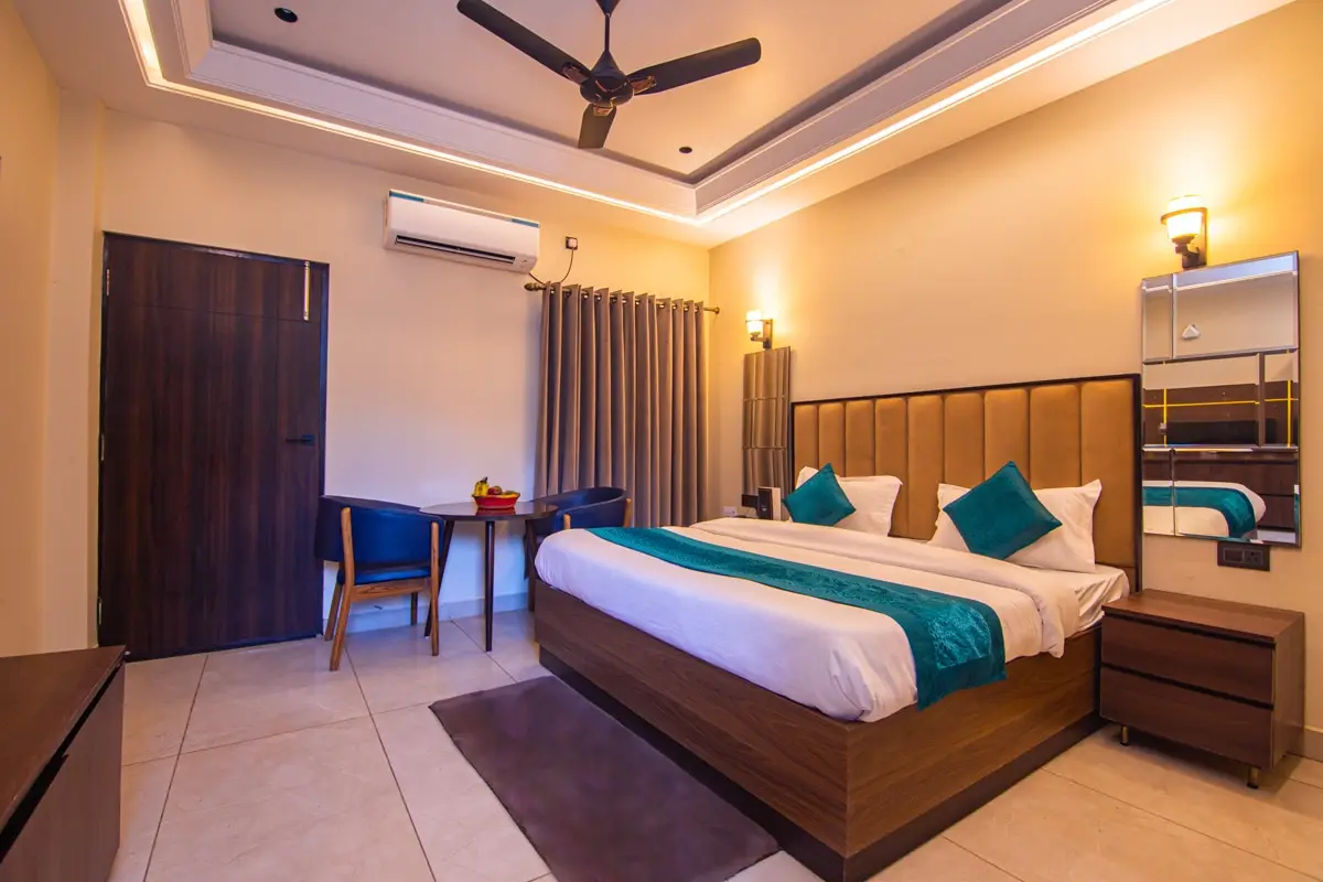 Hotel Lords Valley Room