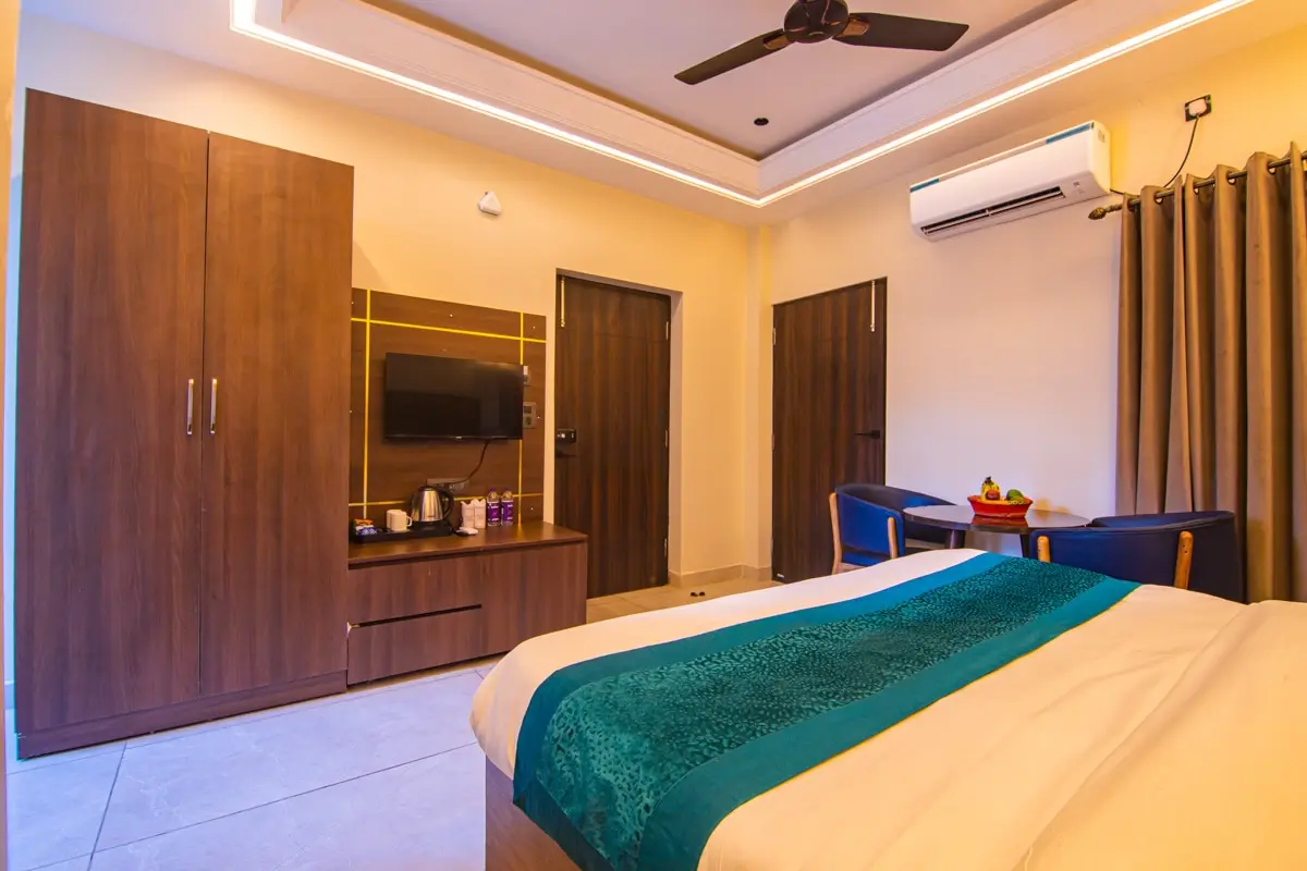 Hotel Lords Valley Room