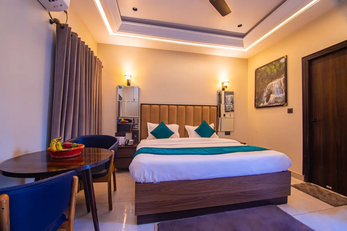 Hotel Lords Valley Room