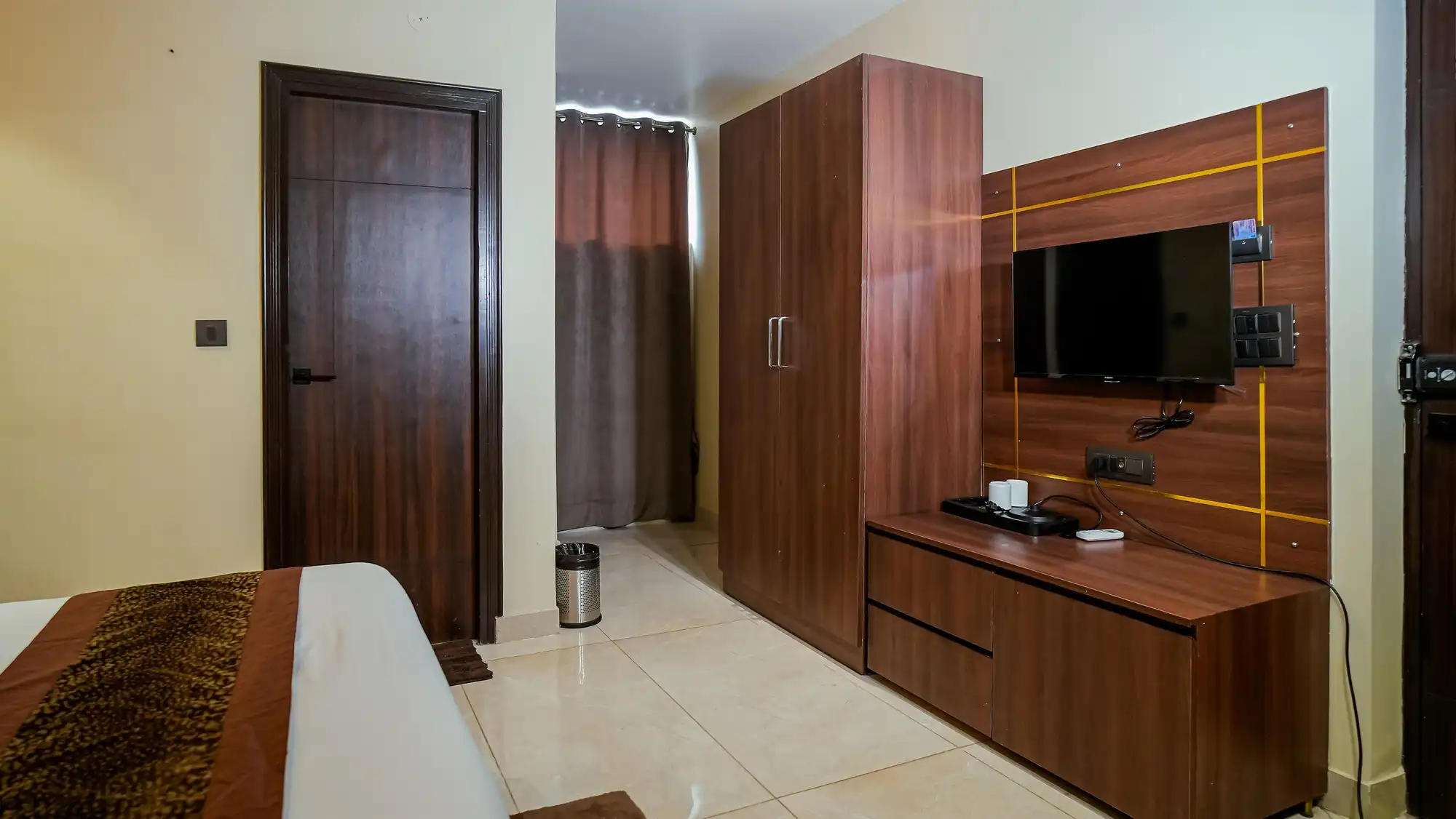 Hotel Lords Valley Room