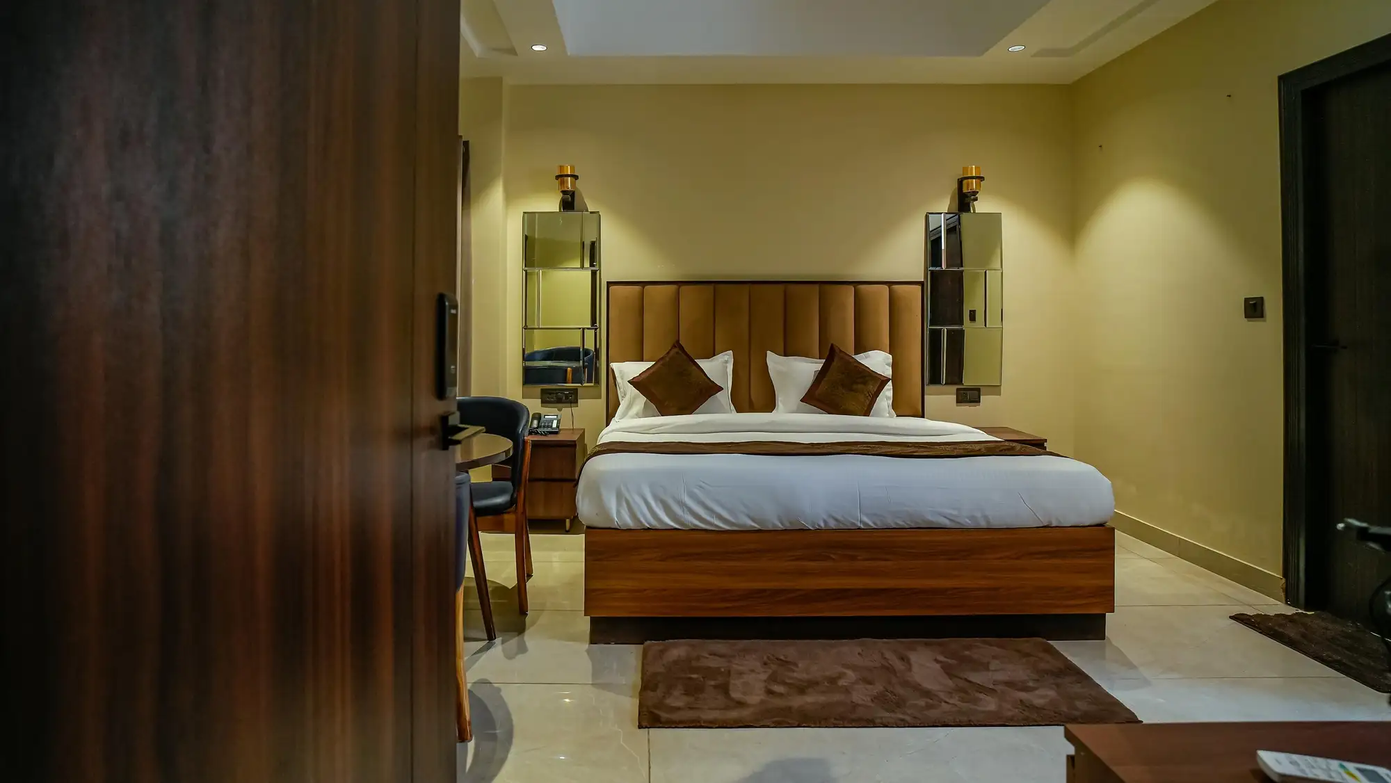Hotel Lords Valley Room