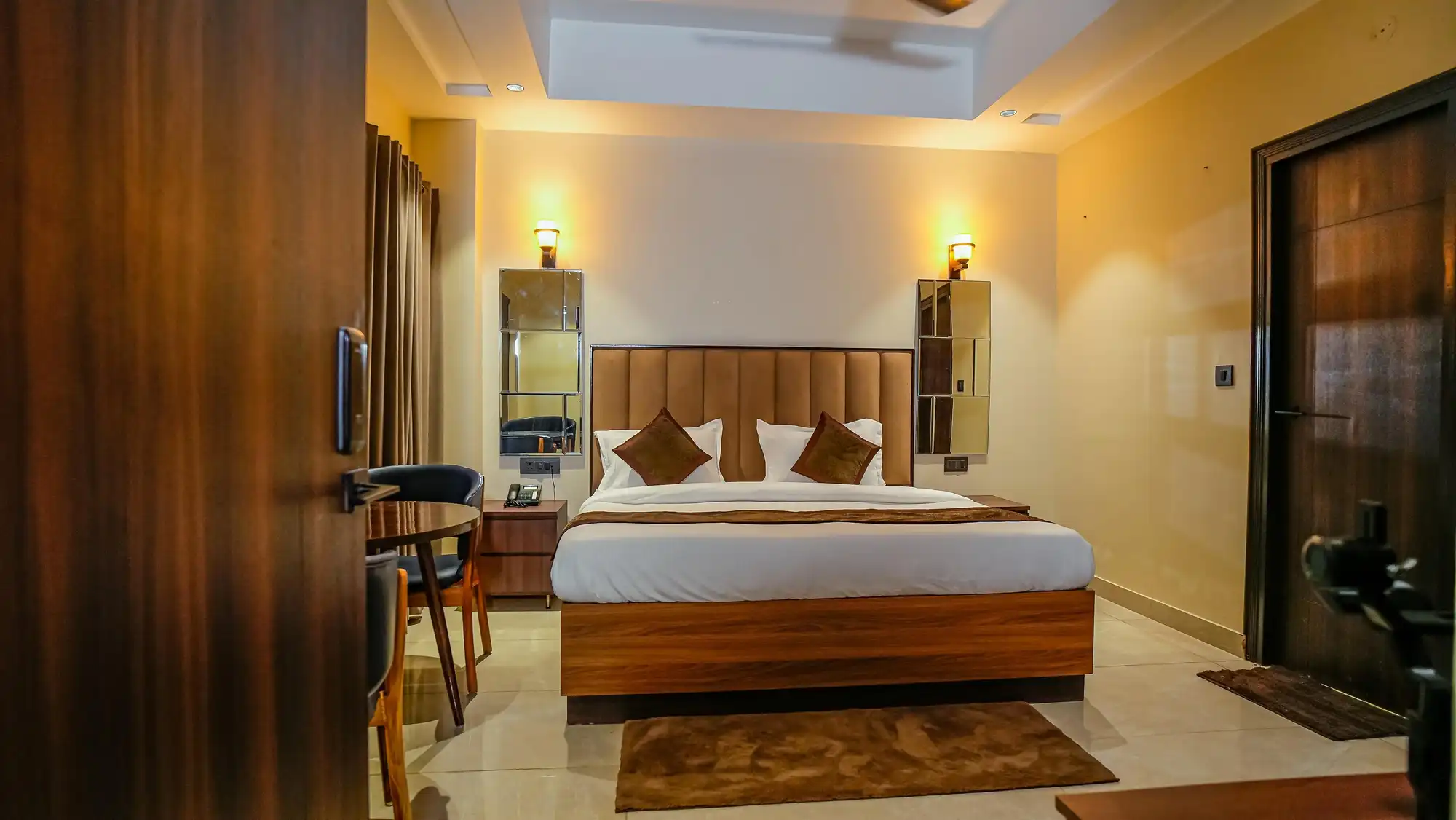 Hotel Lords Valley Room