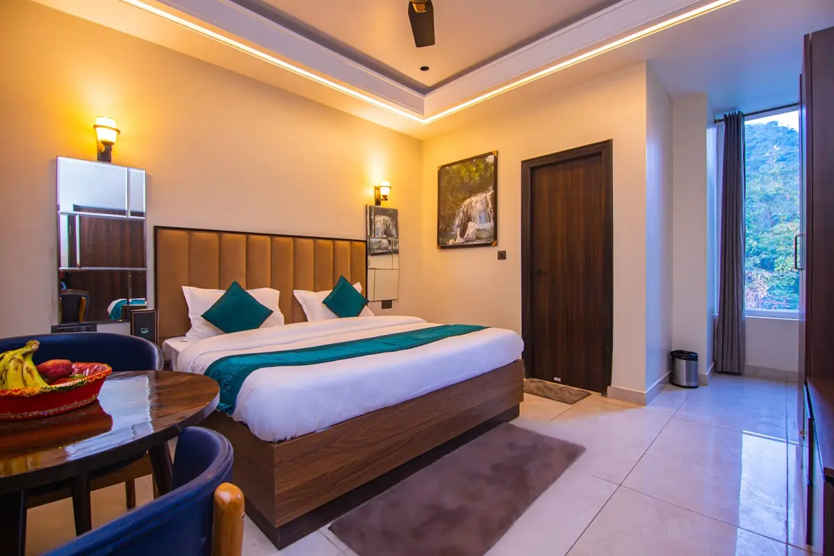Hotel Lords Valley Room