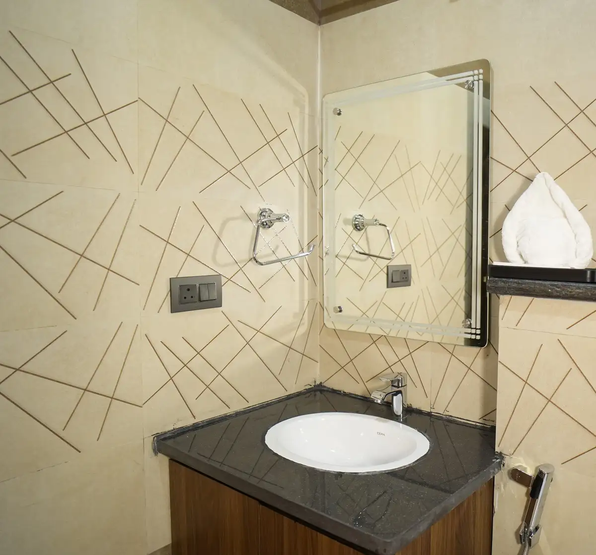 Hotel Lords Valley Bathroom