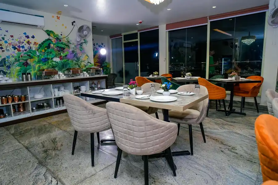Hotel Lords Valley Restaurant/Dining