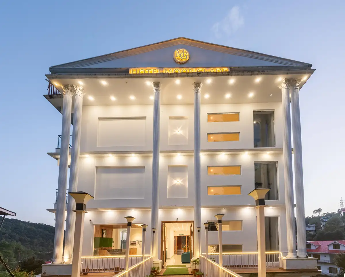 Hotel Moonglade Dalhousie Facade