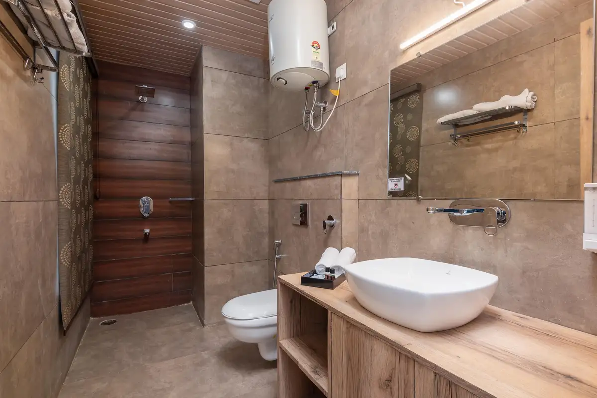 Hotel Moonglade Dalhousie Bathroom