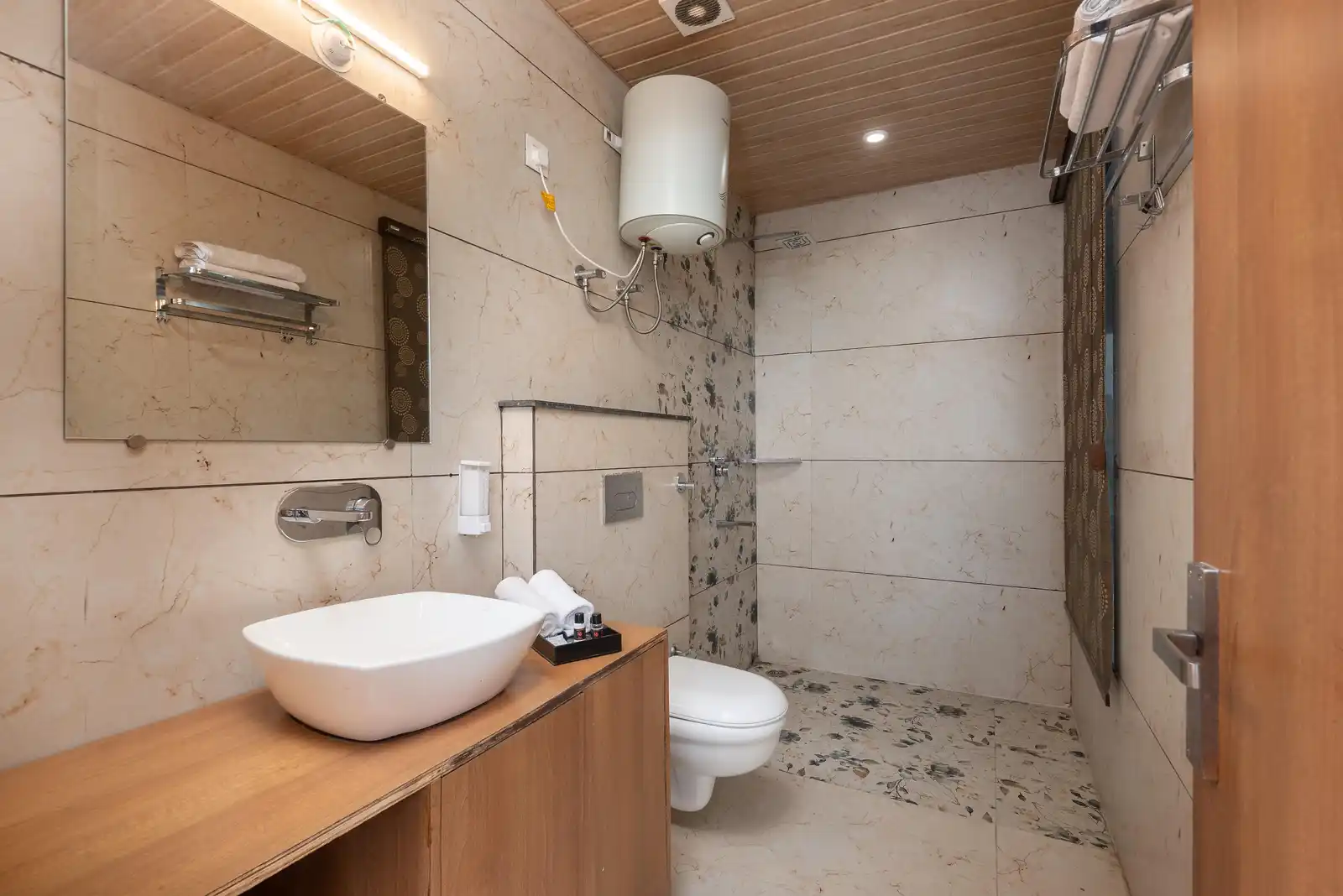 Hotel Moonglade Dalhousie Bathroom