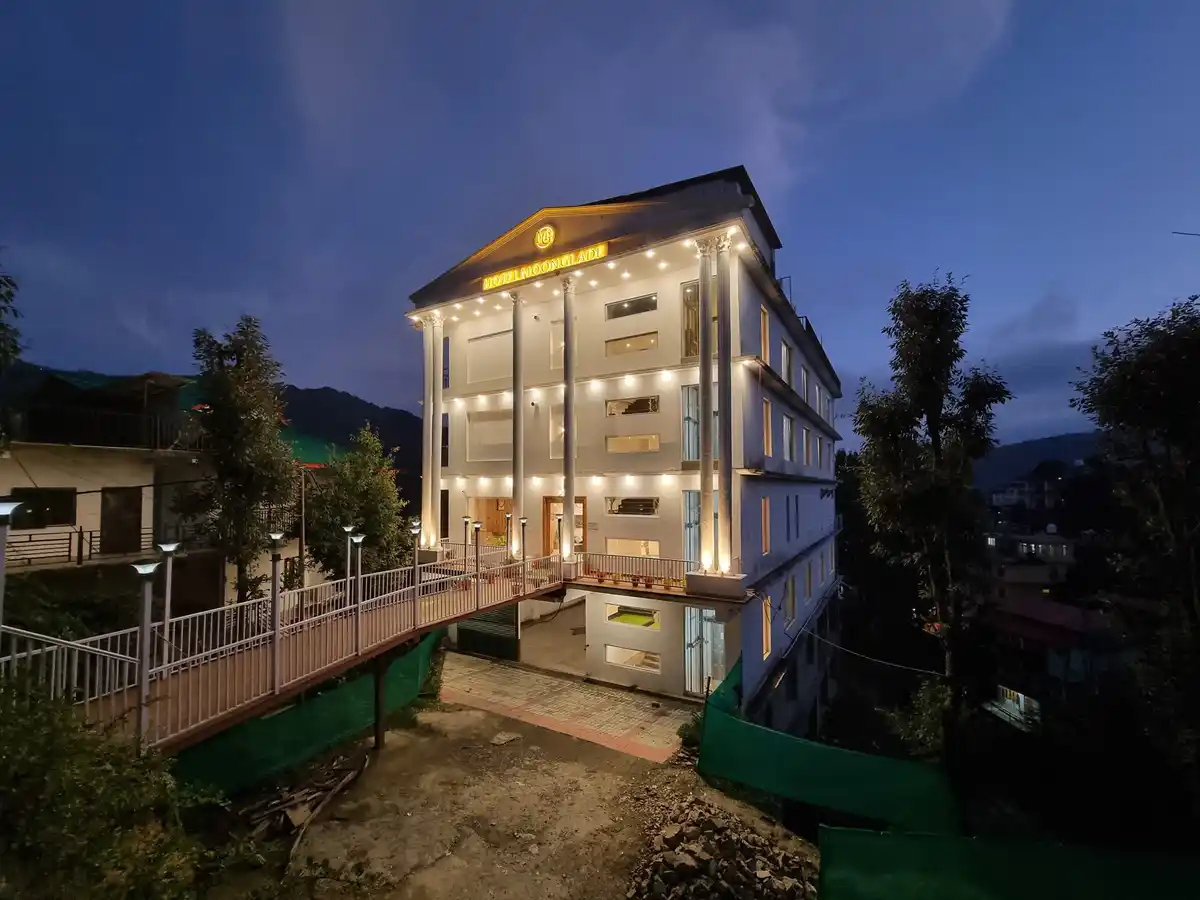 Hotel Moonglade Dalhousie Views