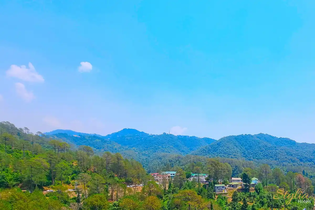 Hotel Moonglade Dalhousie Views