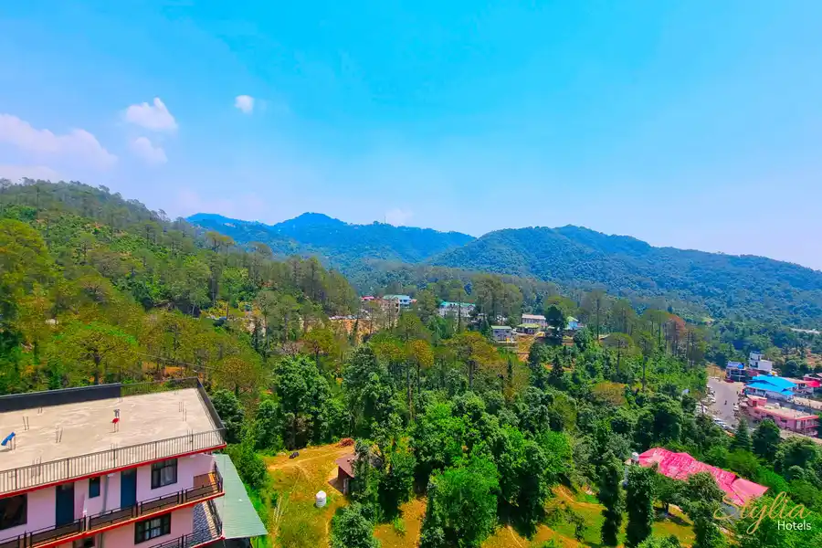 Hotel Moonglade Dalhousie Views