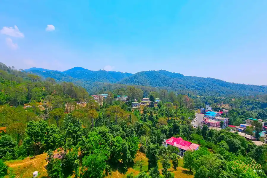 Hotel Moonglade Dalhousie Views