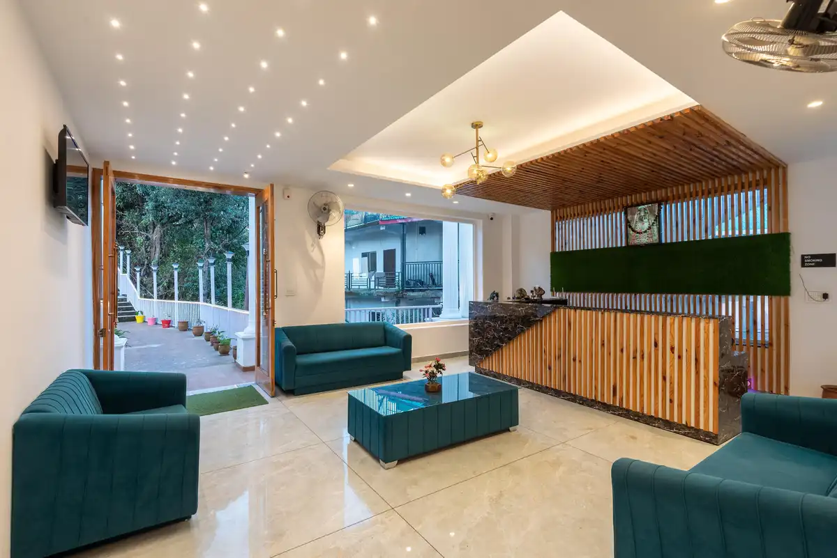 Hotel Moonglade Dalhousie Reception