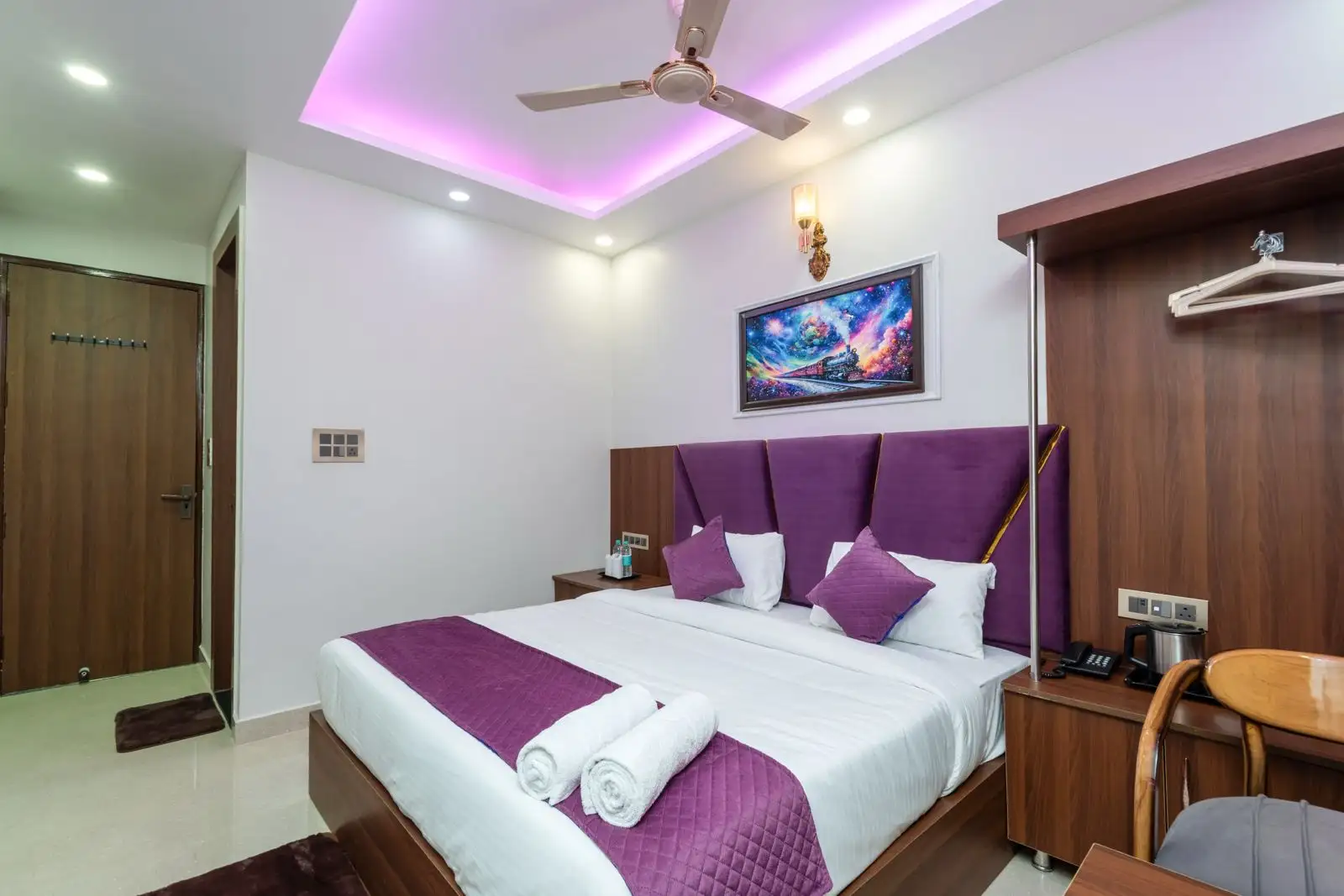 Hotel Purple Dot Haridwar Room
