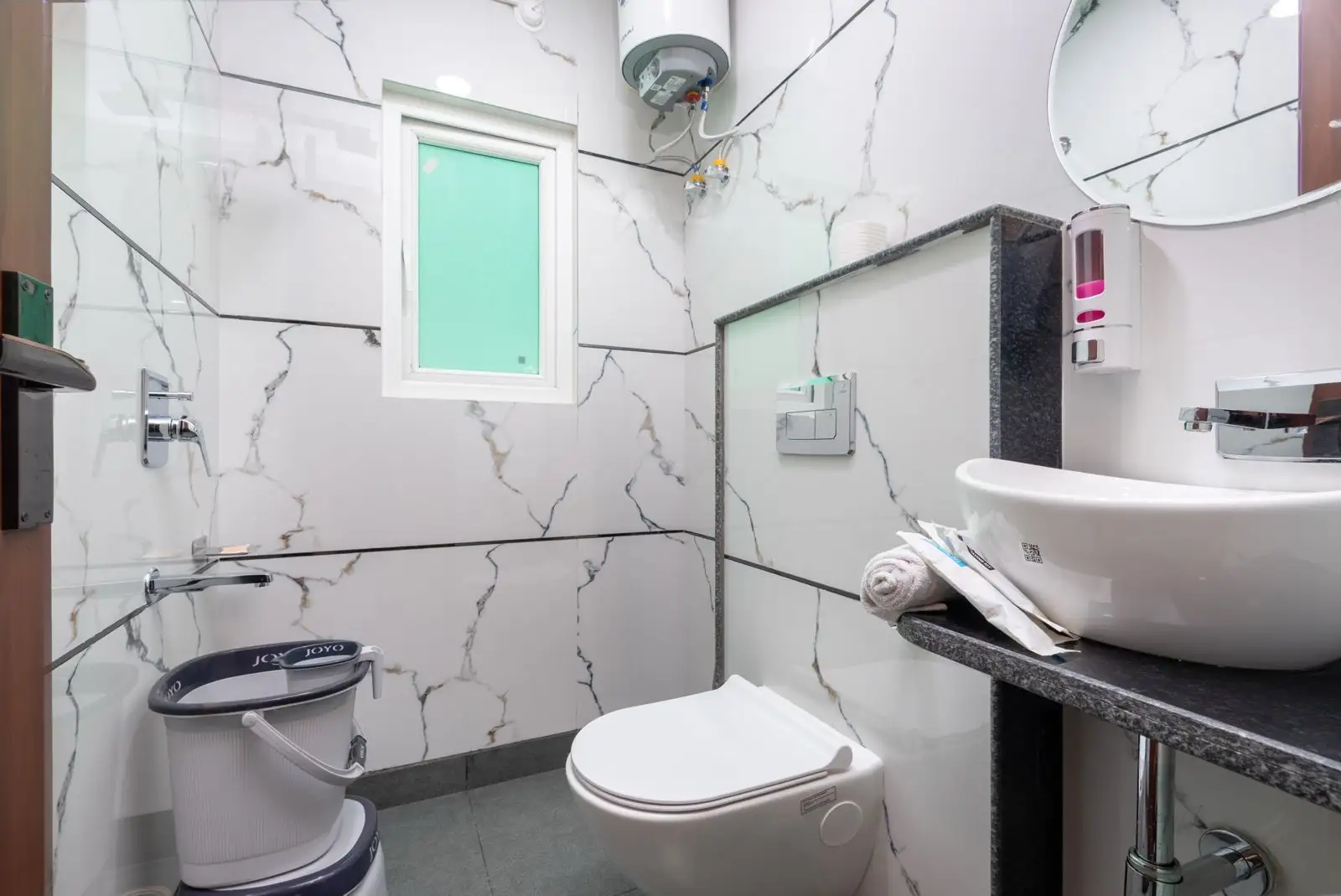 Hotel Purple Dot Haridwar Washroom