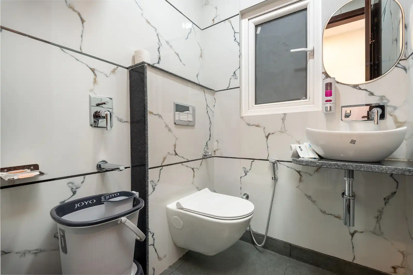 Hotel Purple Dot Haridwar Washroom