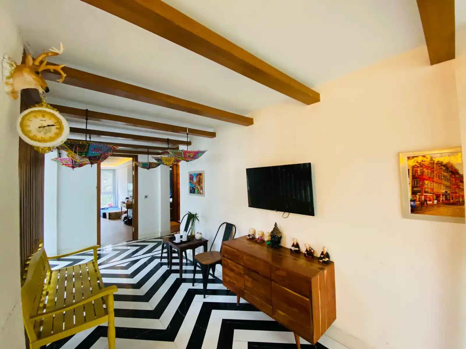 Hotel Sapling Mussoorie - 500MTR Picture Palace Mall Road Bedroom