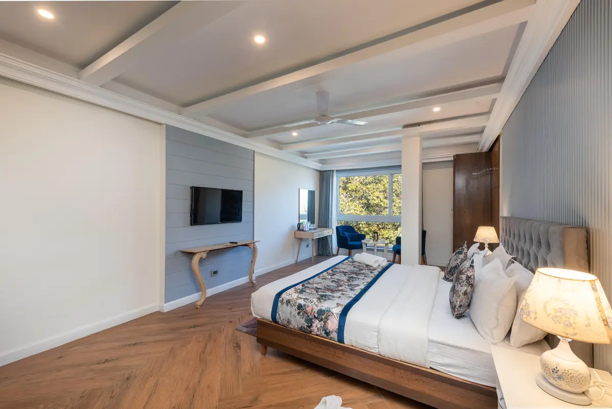 Hotel Sapling Mussoorie - 500MTR Picture Palace Mall Road Bedroom