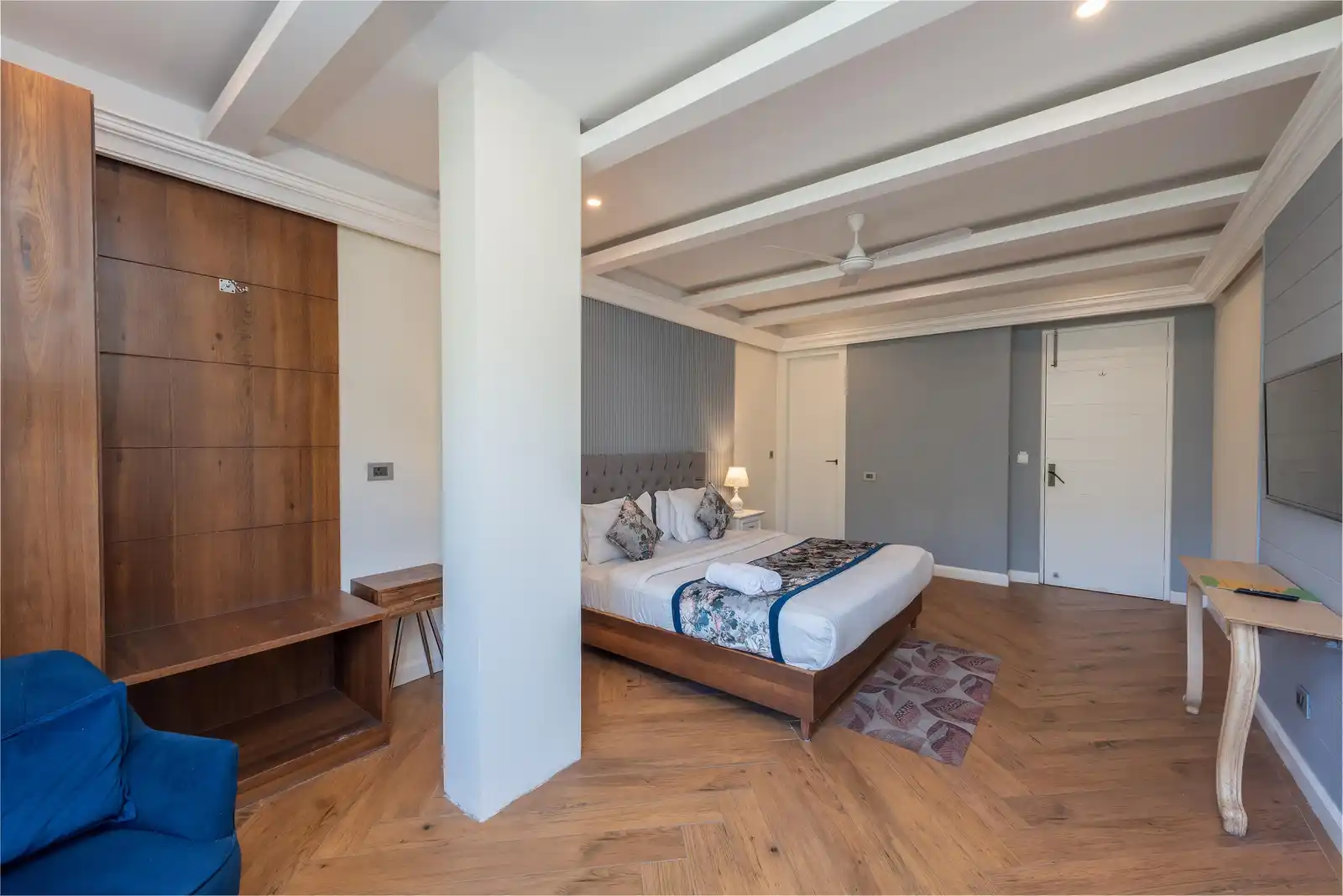 Hotel Sapling Mussoorie - 500MTR Picture Palace Mall Road Bedroom