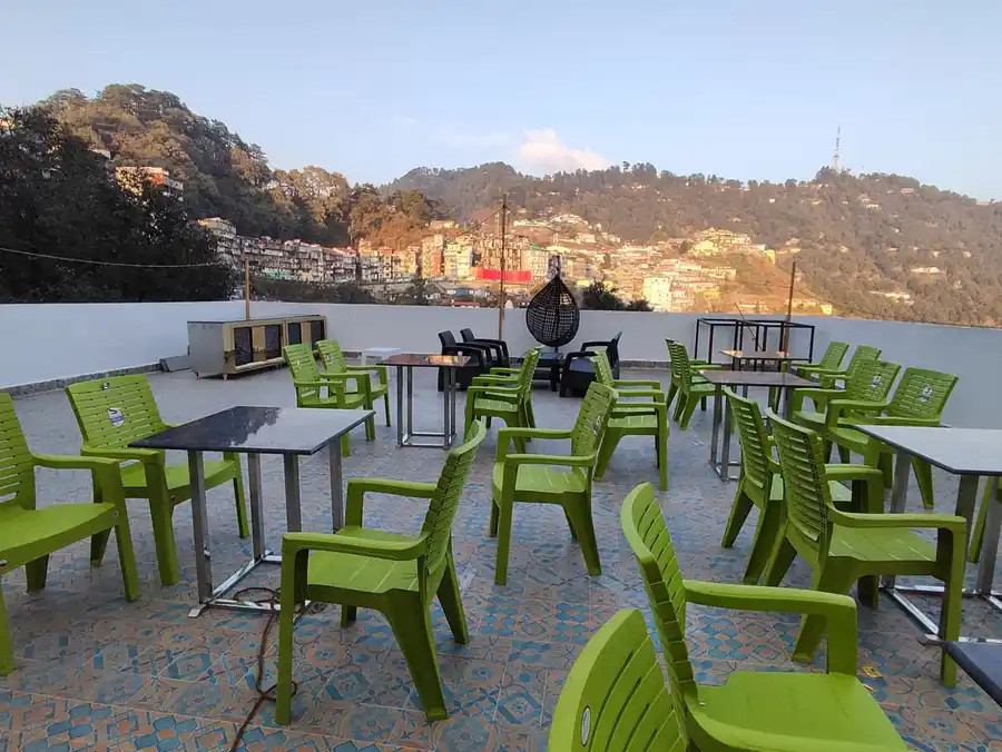 Hotel Sapling Mussoorie - 500MTR Picture Palace Mall Road Views