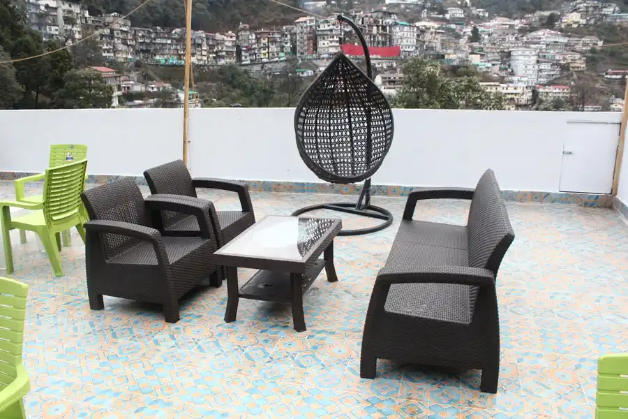 Hotel Sapling Mussoorie - 500MTR Picture Palace Mall Road Views