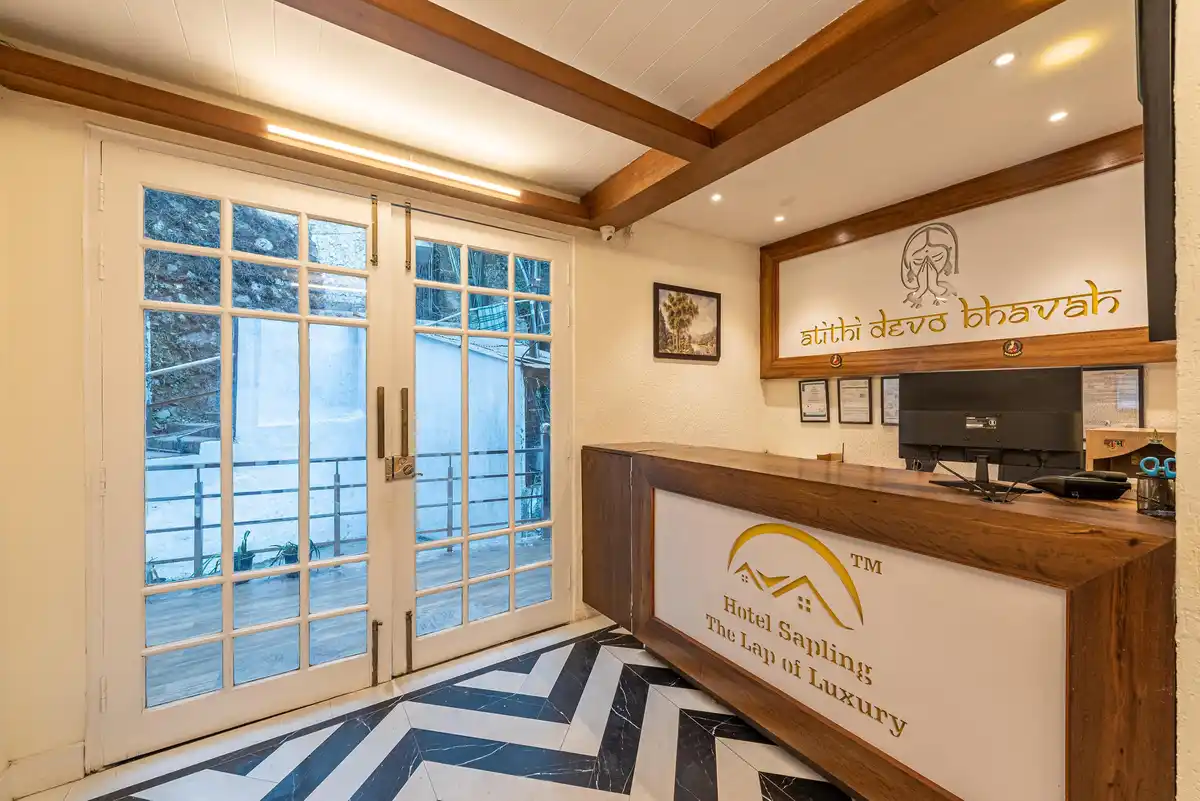 Hotel Sapling Mussoorie - 500MTR Picture Palace Mall Road Reception