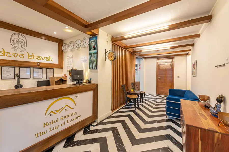 Hotel Sapling Mussoorie - 500MTR Picture Palace Mall Road Reception