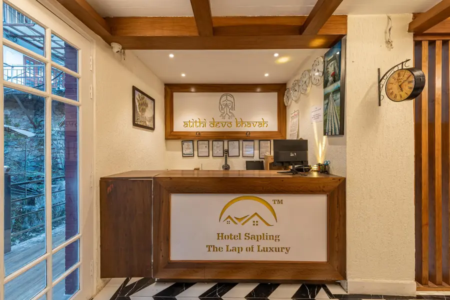 Hotel Sapling Mussoorie - 500MTR Picture Palace Mall Road Reception