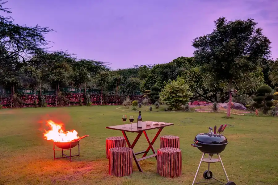 Idyllic Farmhouse - A Glasshouse, New Delhi