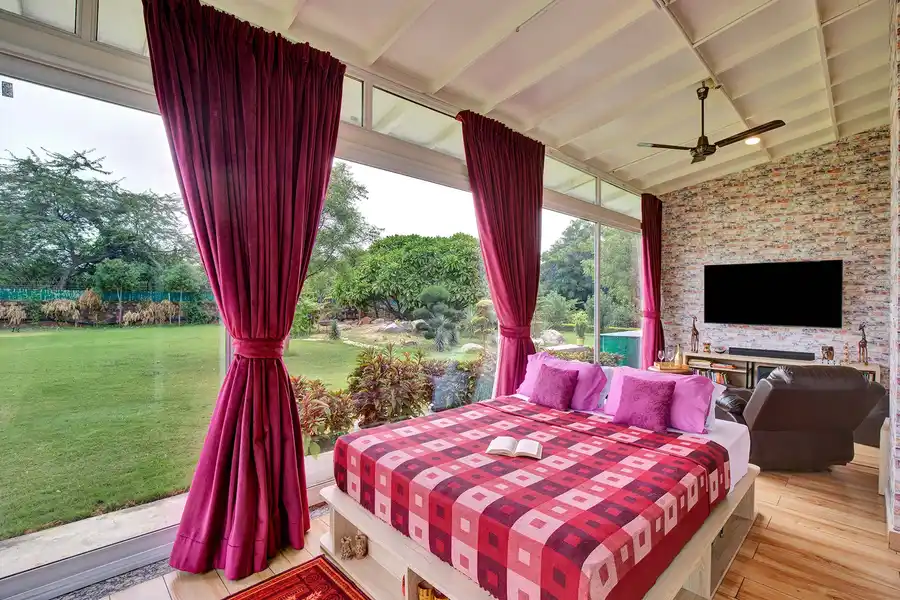 Idyllic Farmhouse - A Glasshouse, New Delhi