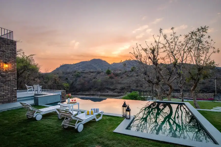 Ikebana - Living by the Forest Edge, Udaipur