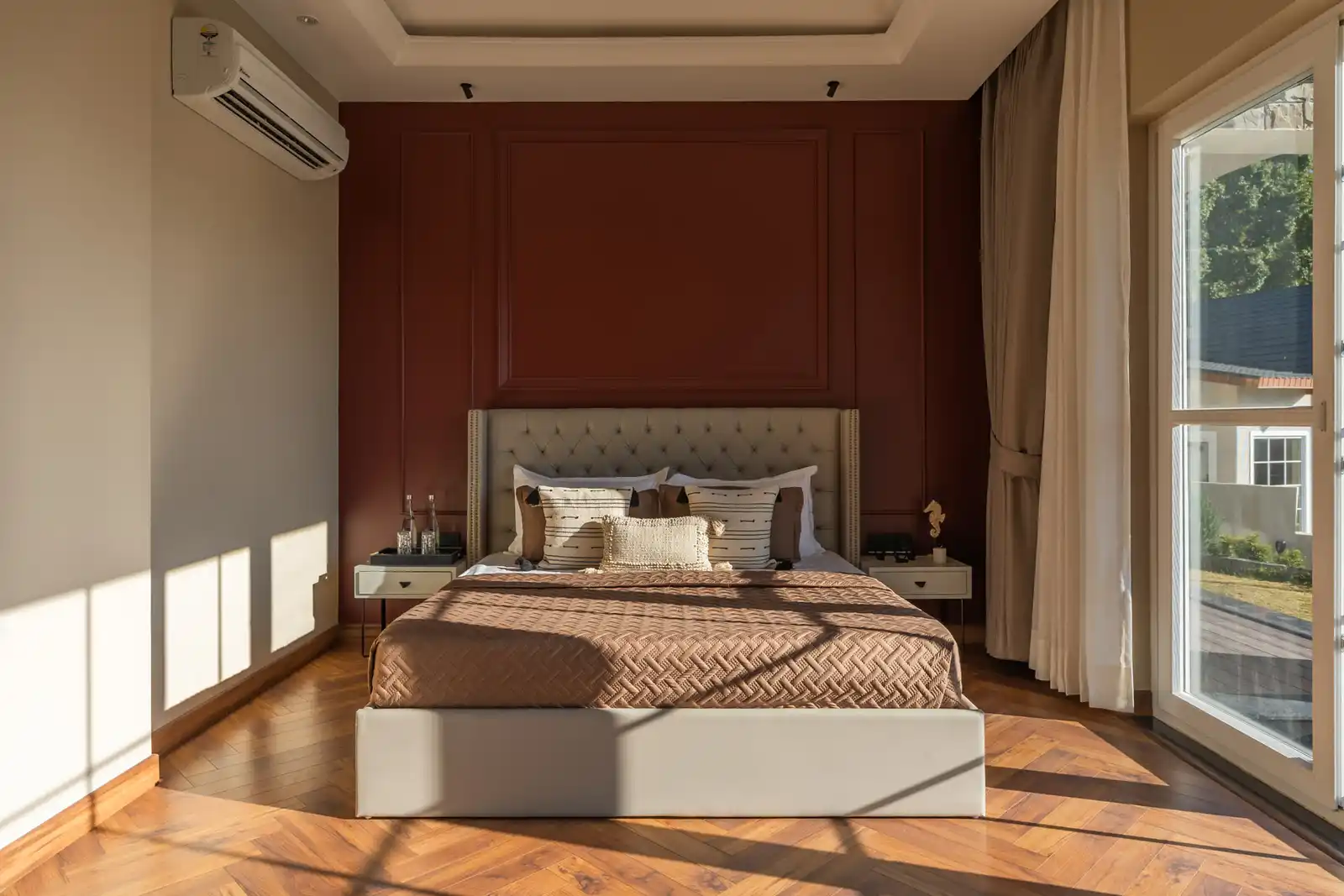 ILIKA W Heated Infinity Pool and Jacuzzi, Kasauli