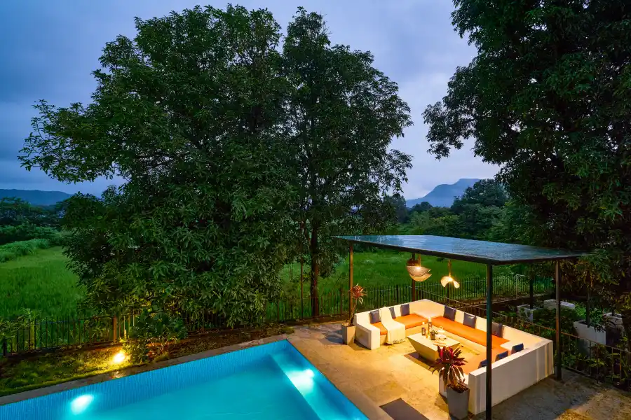 Ira, Karjat