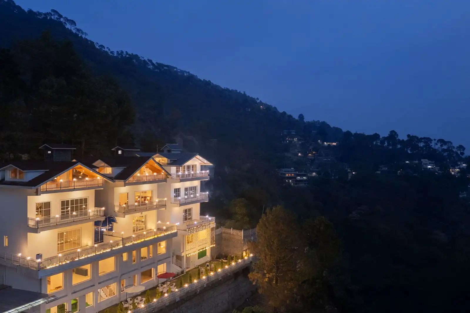 IRIS w/ Outdoor Pool, Kasauli