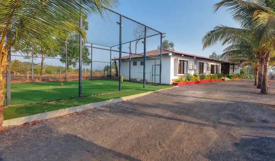 Ivy Courtyard, Khopoli