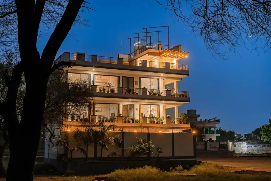 Ivy @ Serenity by the Ganges, Varanasi
