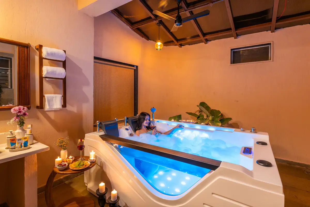 Jacuzzi Rooms @ Truntum, Karjat