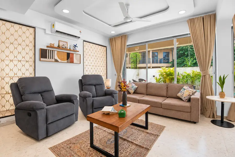 Jorene Villa, Karjat