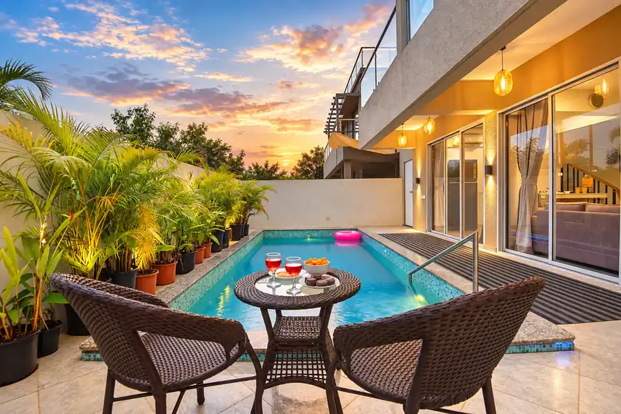 Jorene Villa, Karjat