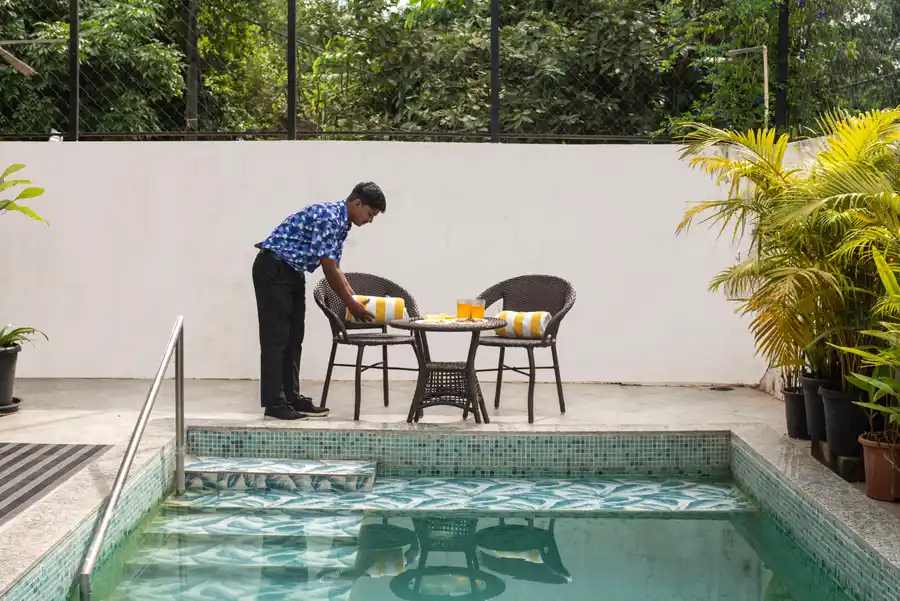 Jorene Villa, Karjat