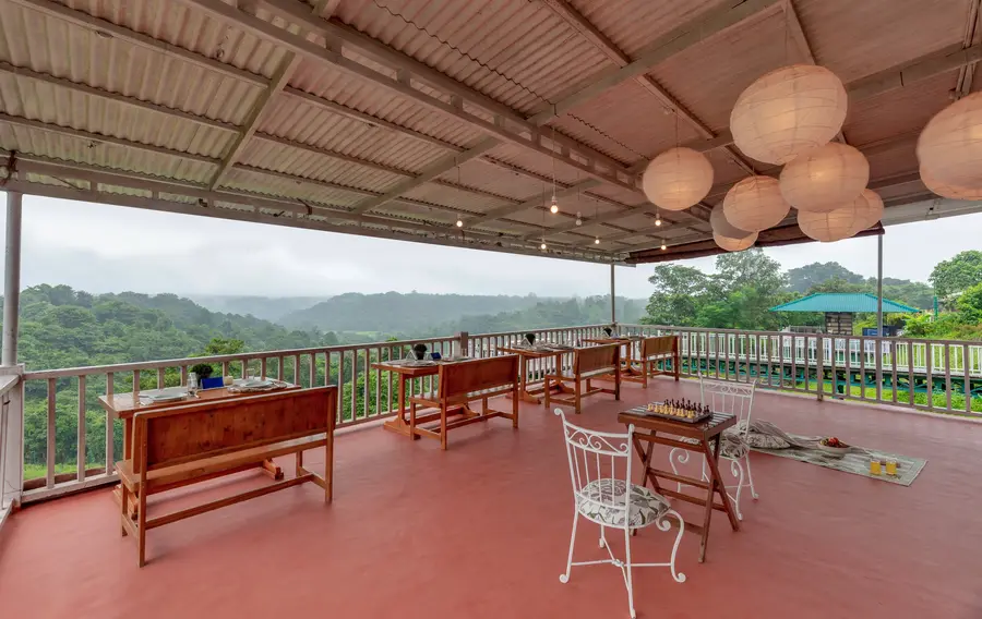 Junglebrooke Standard, Kolad