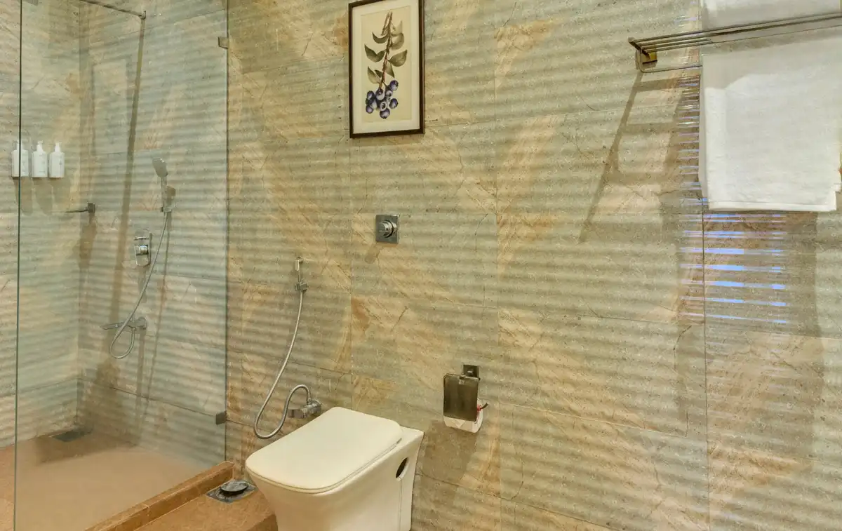Junglebrooke Suite, Kolad