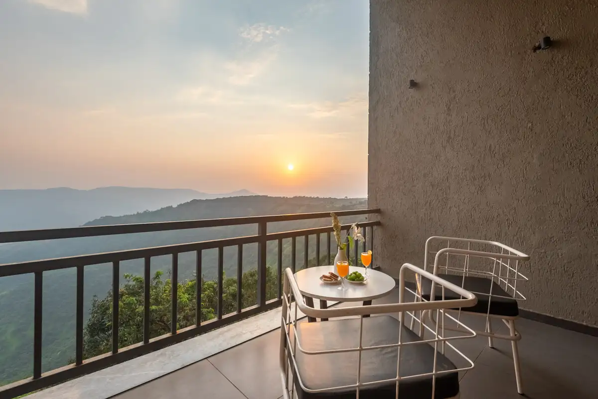 Junior Suite w/ Mountain View @ Vee Resort, Mahabaleshwar