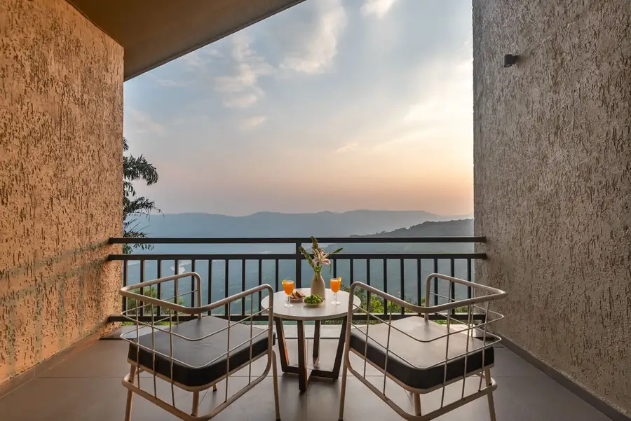 Junior Suite w/ Mountain View @ Vee Resort, Mahabaleshwar