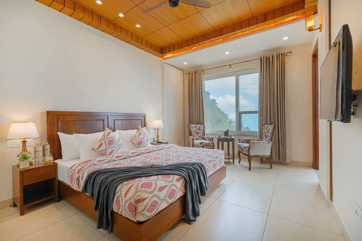 Konifer Greyvine, Kasauli