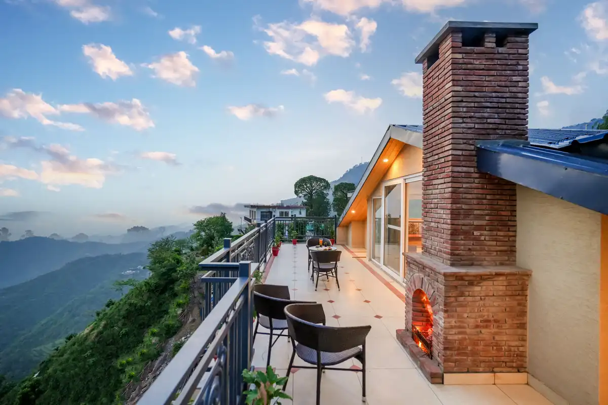Konifer Greyvine, Kasauli