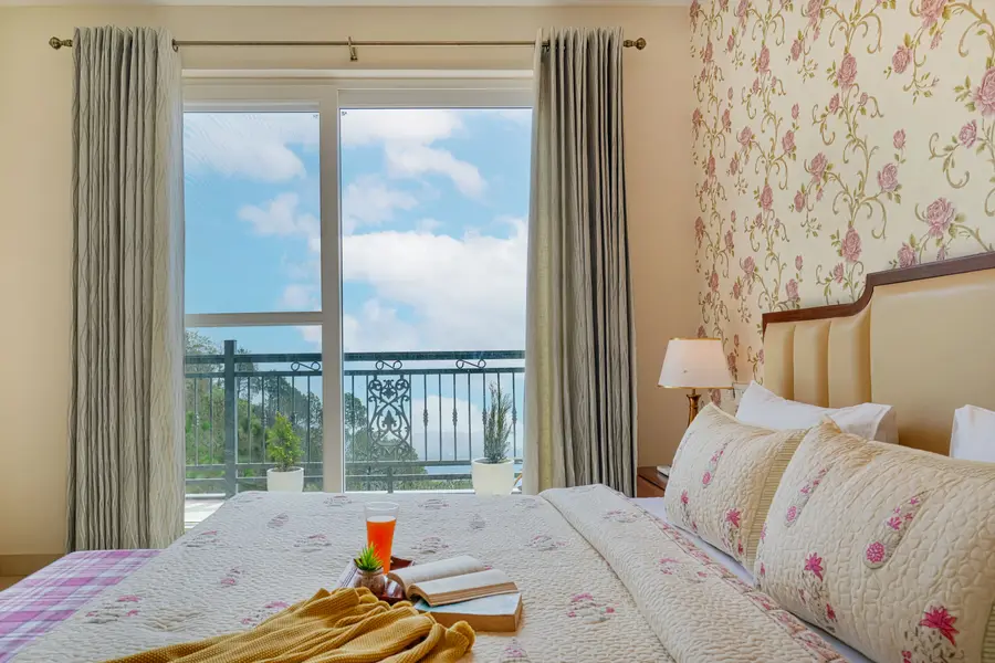 Konifer Greyvine, Kasauli